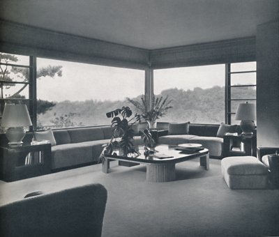 加利福尼亚州Bel Air的Patricia Detrings小姐住宅中的客厅，建于1945年 作者 不明