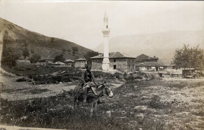 希腊马塞多因：尖塔前骑驴的人 - 明信片 1914-1918年 作者 不明