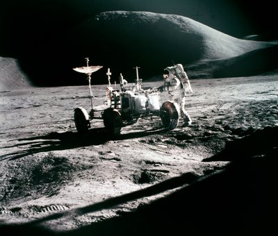 Manned Space Flight, USA, Apollo 15 Apollo 15 astronaut James Irwin, with the Lunar Rover 作者 不明