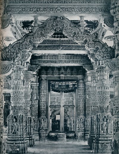 在入口处的大理石雕塑到Ja那教的寺庙在Dilwara，阿布山，c1100。 作者 不明