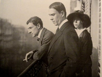 莫里斯·拉威尔（Maurice Ravel），瓦斯拉夫·尼金斯基（Vaslav Nijinsky），布罗尼斯拉夫·尼金斯卡（Branislava Nijinska）在巴黎，1914年 作者 不明