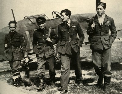 1939-1940年和1941年第73中队的成员。 作者 不明