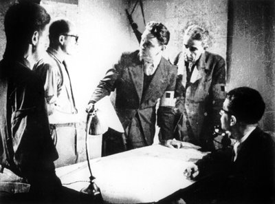 地下墓穴中的法国抵抗军成员，登弗特·罗切洛广场，巴黎，1944年8月 作者 不明