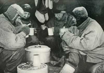 极地党的成员在营地用餐，1913年，c1911年 作者 不明