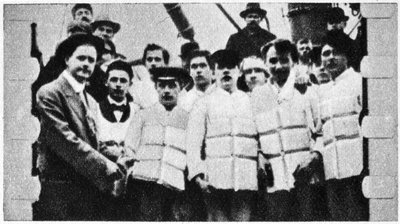 泰坦尼克号船员的救生衣，1912年 作者 不明
