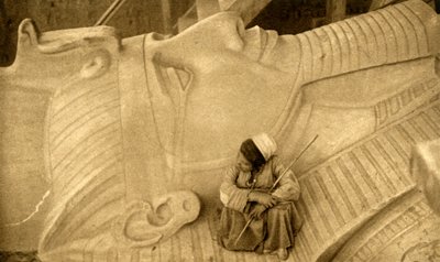 孟菲斯-拉美西斯二世雕像的头，c1918-c1939。 作者 不明