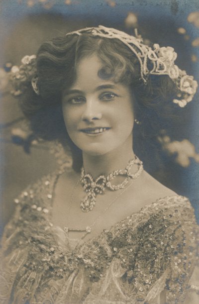 格蒂·米勒（Gertie Millar）小姐，1879年-952年，c1930。 作者 不明