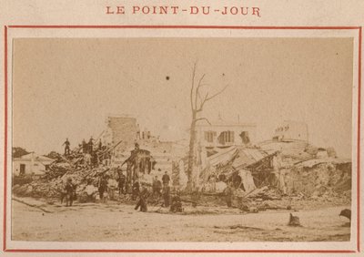 巴黎市政府（1871 年）：1871 年 5 月在巴黎的 Point-du-Jour 区看到的废墟。Pierre Pepetit 的照片。 打印在纸板上，昏暗。 9x5,4 厘米 作者 不明