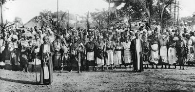 蒙巴萨的土著舞蹈演员，1924-1925年，1937年 作者 不明