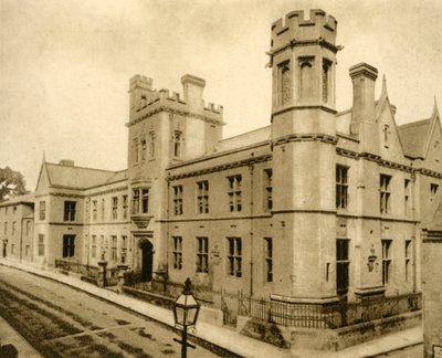 第64号。1923年，诺森特（Northants）的Oundle学校。 作者 不明