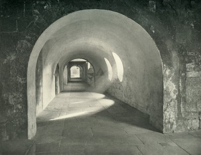威斯敏斯特大教堂的修道院中的诺曼·拱，1908年 作者 不明