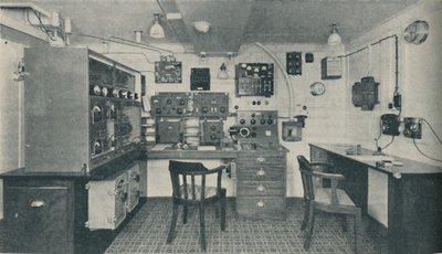 1936年，现代班轮中的无线客舱之一 作者 不明