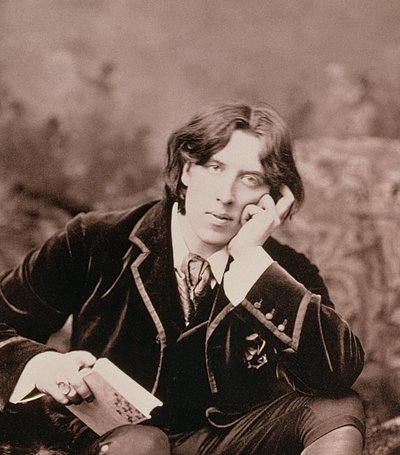 奥斯卡-王尔德（Oscar Wilde），生于爱尔兰的剧作家和机智的人，1882年 作者 不明