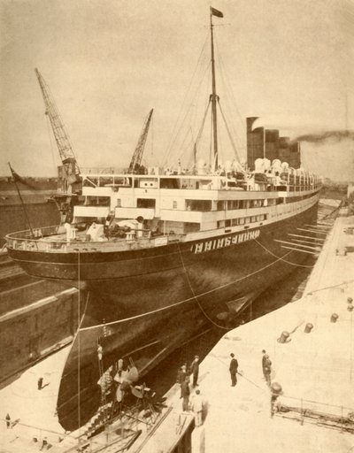 大约在1930年在利物浦的墓地大修大衬板。 作者 不明