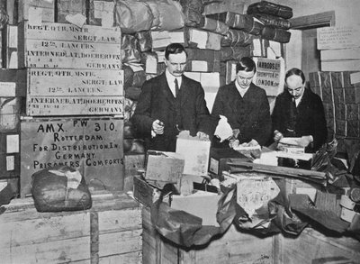 1915年向德国的英国囚犯寄送包装礼物 作者 不明