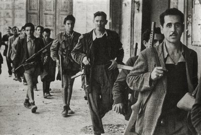 意大利艾米利亚-罗马涅省切塞纳的游击队，1944年10月（B/E照片）。 作者 不明
