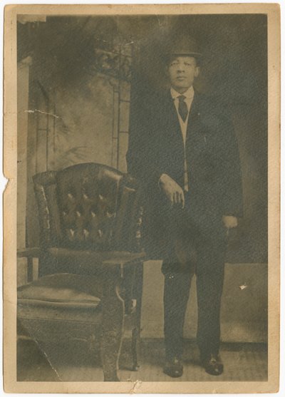 塞缪尔-格兰特的照片肖像，1926年前。 作者 不明