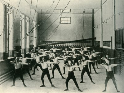 1902年，在德比男修道士的皇家聋哑学校里进行体育锻炼。 作者 不明