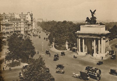 皮卡迪利（Piccadilly）和宪法山四合院（Quadriga），约建于1935年。 作者 不明