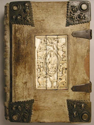 带有基督陛下和四福音书的牌匾，1000-1100年。 作者 不明