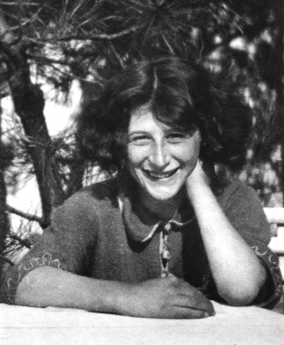 Simone Weil 的肖像（黑白照片） 作者 Unbekannt