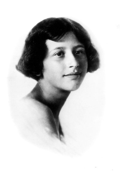 Simone Weil 的肖像（黑白照片） 作者 不明
