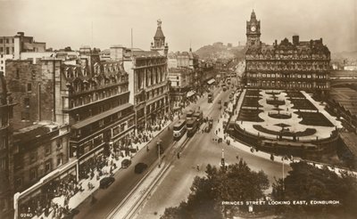 王子街向东看，爱丁堡，约1920年代。 作者 不明