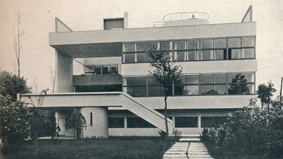 巴黎附近加奇斯的私人住宅：花园前。 Le Corbusier和Pierre Jeanneret的建筑师， 作者 不明
