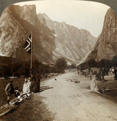 山谷谷路（Horgheim）的Troldtinder或女巫尖峰的粗糙范围，c1905。 作者 不明