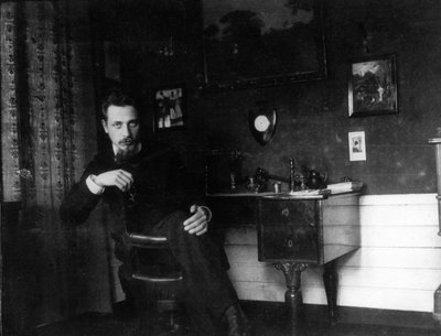 Rainer Maria Rilke在他的书房中c。 1905年。 作者 Unbekannt
