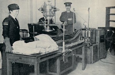 揭示身体秘密凹部的光芒，c1935年 作者 不明