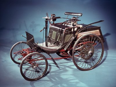 1894年，德国的后引擎奔驰Velo车 作者 不明