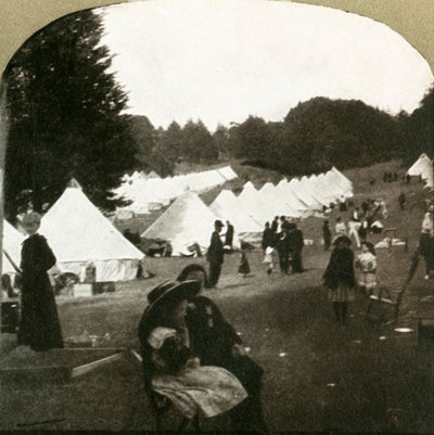 1906年，难民在金门公园的球场上扎营。 作者 不明