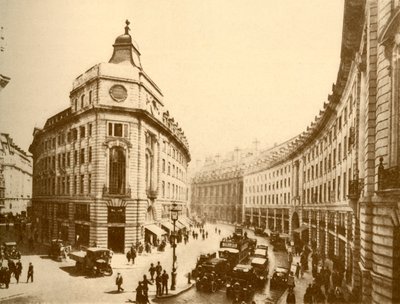 摄政街重建，摄于1930年。 作者 不明