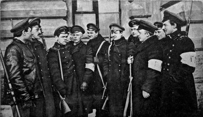 1917年2月革命后的革命学生。 作者 不明