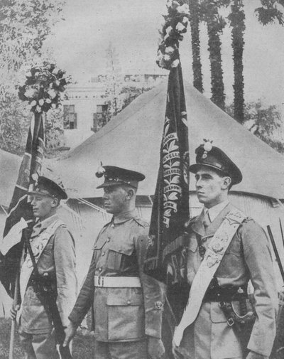 1942年的《老与大胆的玫瑰》。 作者 不明
