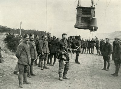 1919年，法国皇家野战炮风筝气球是我们枪支的眼睛。 作者 不明