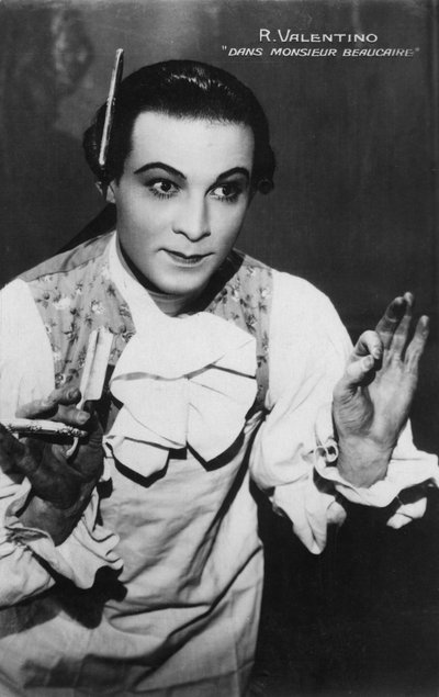 鲁道夫·瓦伦蒂诺（Rudolph Valentino）1895-1926年，意大利演员，约1920年代 作者 不明