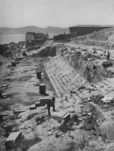 1913年，在伊莱西斯奥秘大神庙的废墟 作者 不明