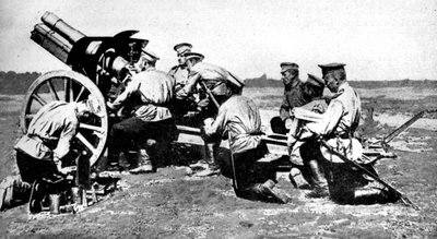 1914年第一次世界大战，俄罗斯榴弹炮在练习火上 作者 不明