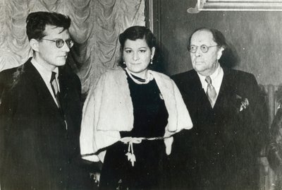 俄罗斯作曲家德米特里·肖斯塔科维奇（Dmitri Shostakovich），歌手玛丽亚（Maria Maksakova）和作家亚历山大·托尔斯泰（Aleksey Tolstoy），1943年 作者 不明