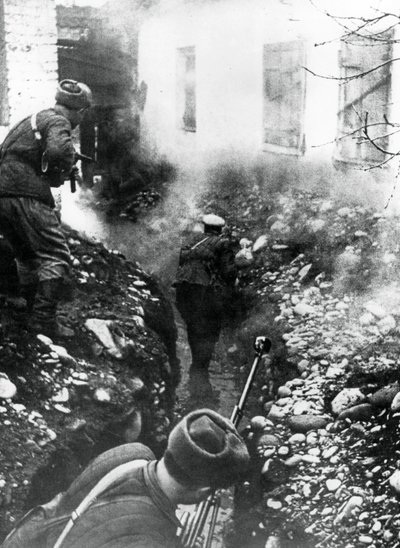 俄罗斯军队解放了高加索地区Ordhonikidze附近的一个村庄，1942年 作者 不明