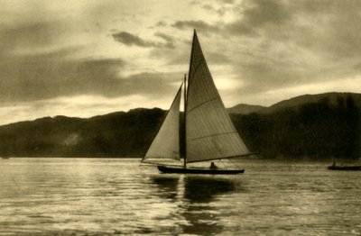 于1935年在奥地利克恩顿州的Wörthersee上航行。 作者 不明