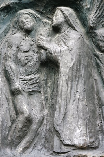 Saint-Pierre de Montmartre 教堂：巴黎圣母院门雕塑：耶稣被从十字架上解雇，巴黎，法国 作者 不明