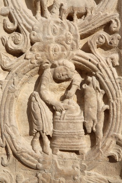 Saint Denis basilica. Central portal. Agricultural calendar, 20150919, Saint-Denis, France 作者 不明