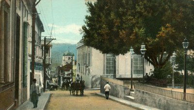 古巴圣地亚哥-圣托马斯街，1907年。 作者 不明