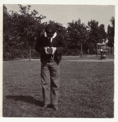 拍照的小学生，约1905年 作者 不明