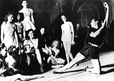 Serge Lifar和巴黎歌剧院芭蕾舞团，1940-1944年 作者 不明