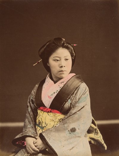 申，19世纪70年代横滨知名的茶馆女孩。 作者 不明