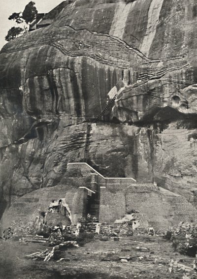 西吉里（Sigiri），向北攀爬所谓的Lowensteig，通过楼梯，梯子和栏杆进行更新 作者 不明